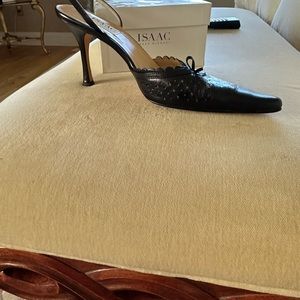 Isaac Mizrahi black sling back heels